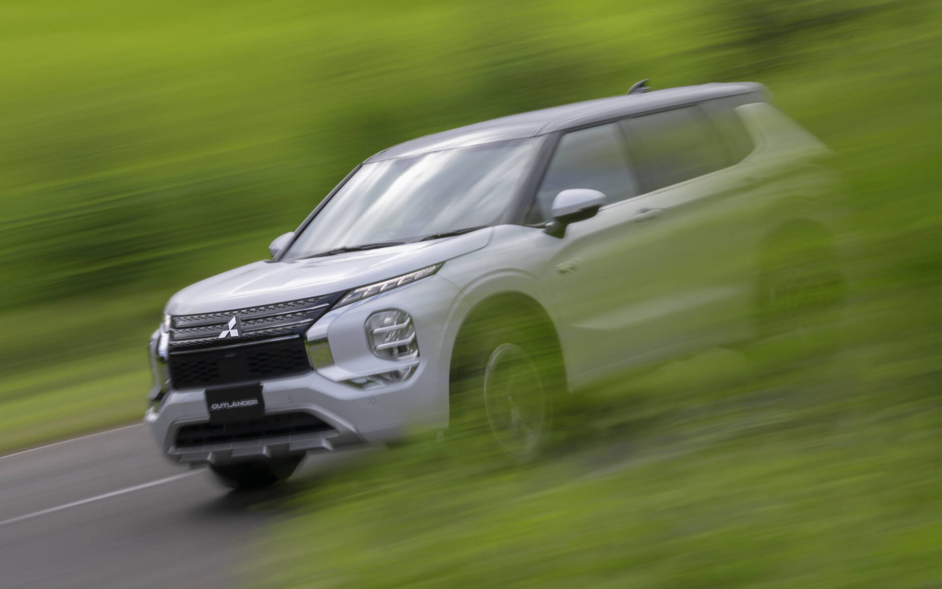 10 Mitsubishi Outlander PHEV to Feature More Advanced AWD - The