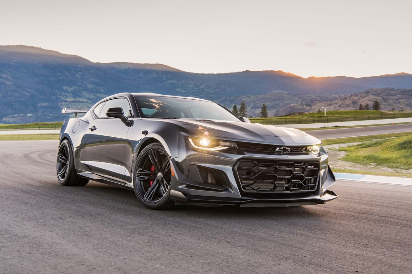 100 Chevrolet Camaro ZL10 Might Get a Cadillac Blackwing Boost