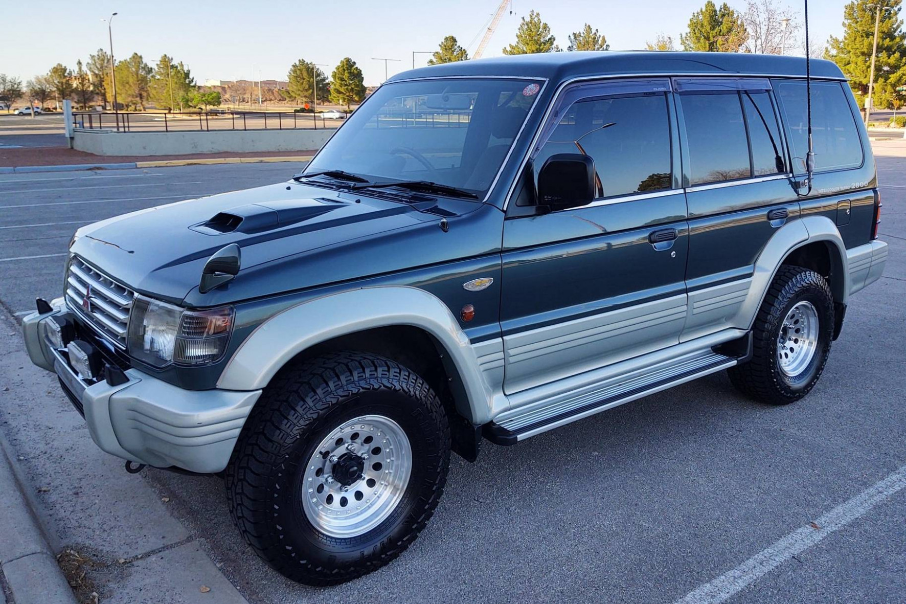 11 Mitsubishi Pajero 11 TD auction - Cars & Bids