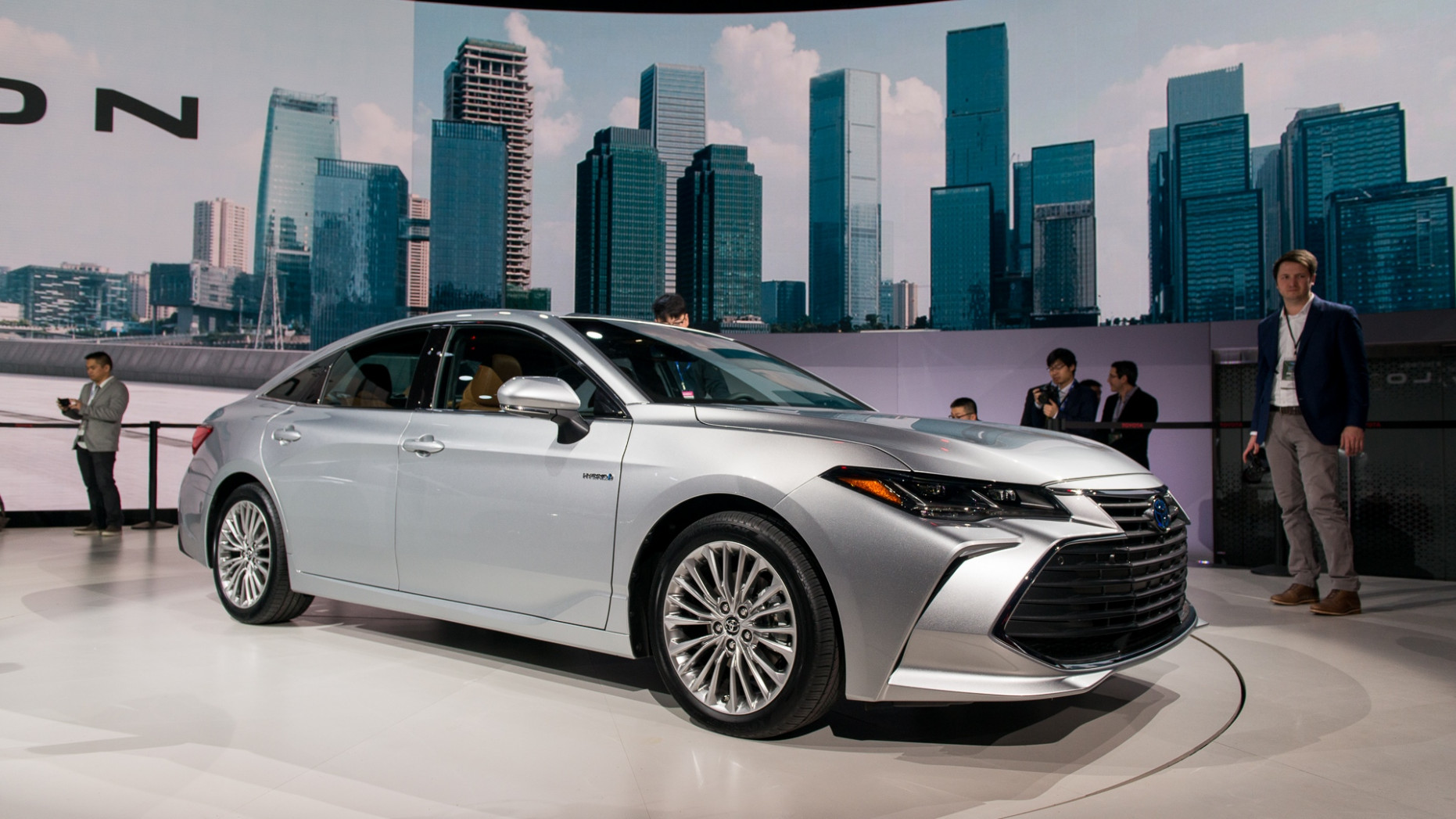 11 Toyota Avalon debuts in Detroit