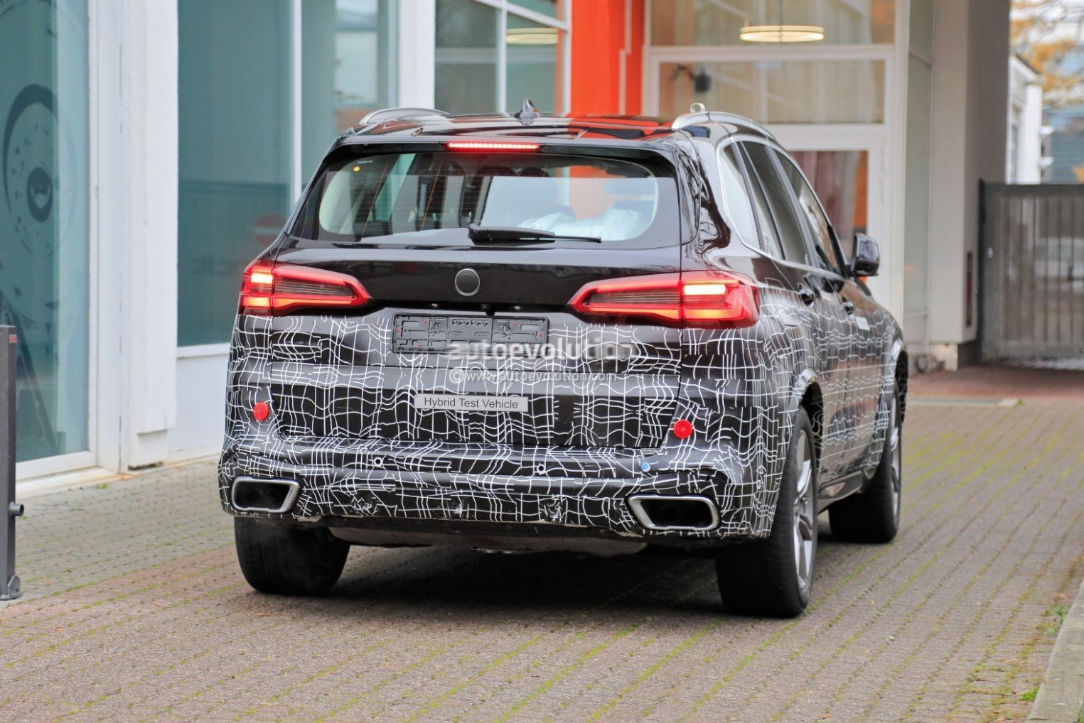 115 BMW X15 LCI Plug-in Prototype Caught During Testing Center