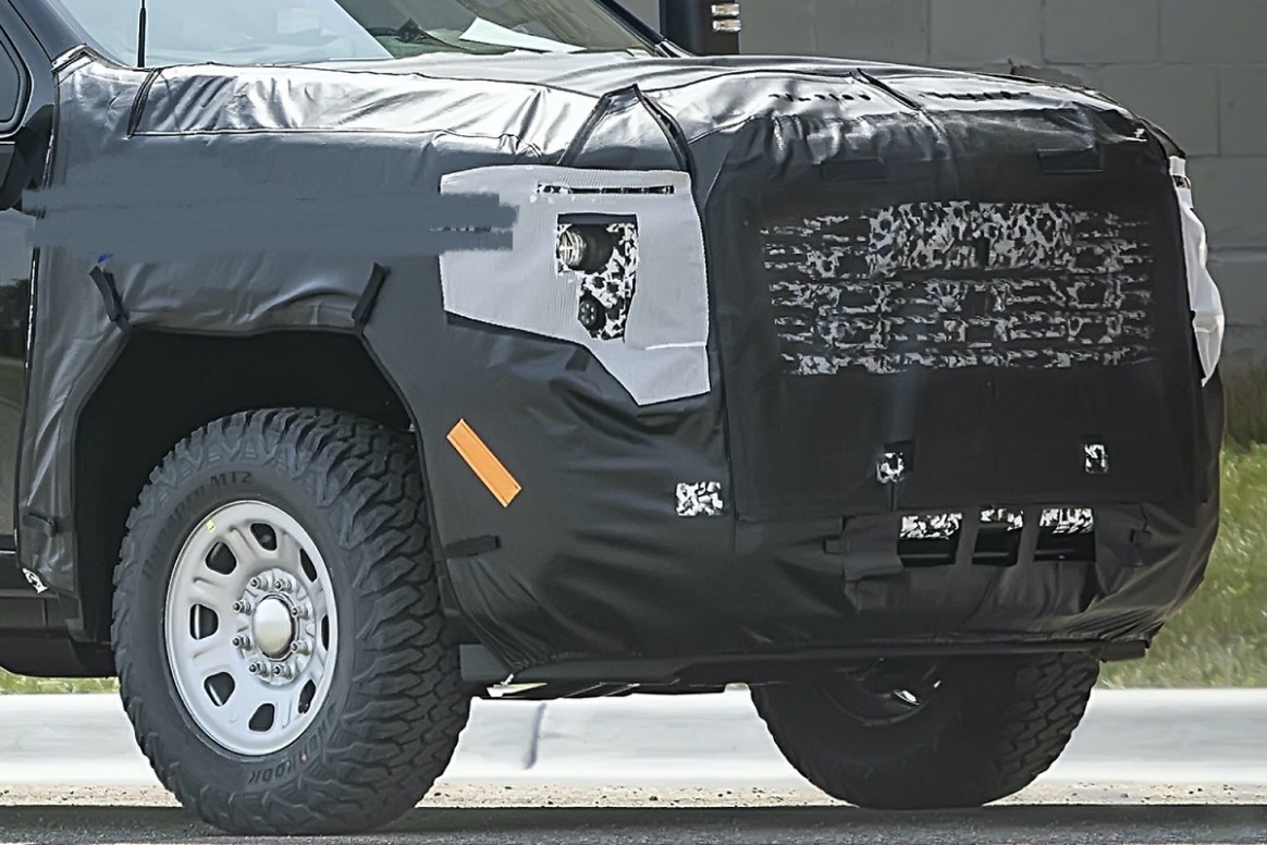 12 GMC Sierra 12HD Spied Testing With Major Facelift - 12