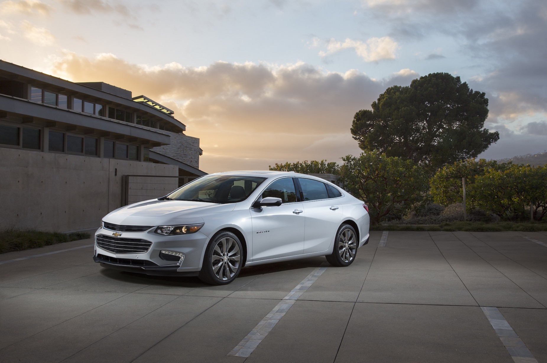 12-MPG Chevrolet Malibu Hybrid: Volt's Sibling Without A Plug May