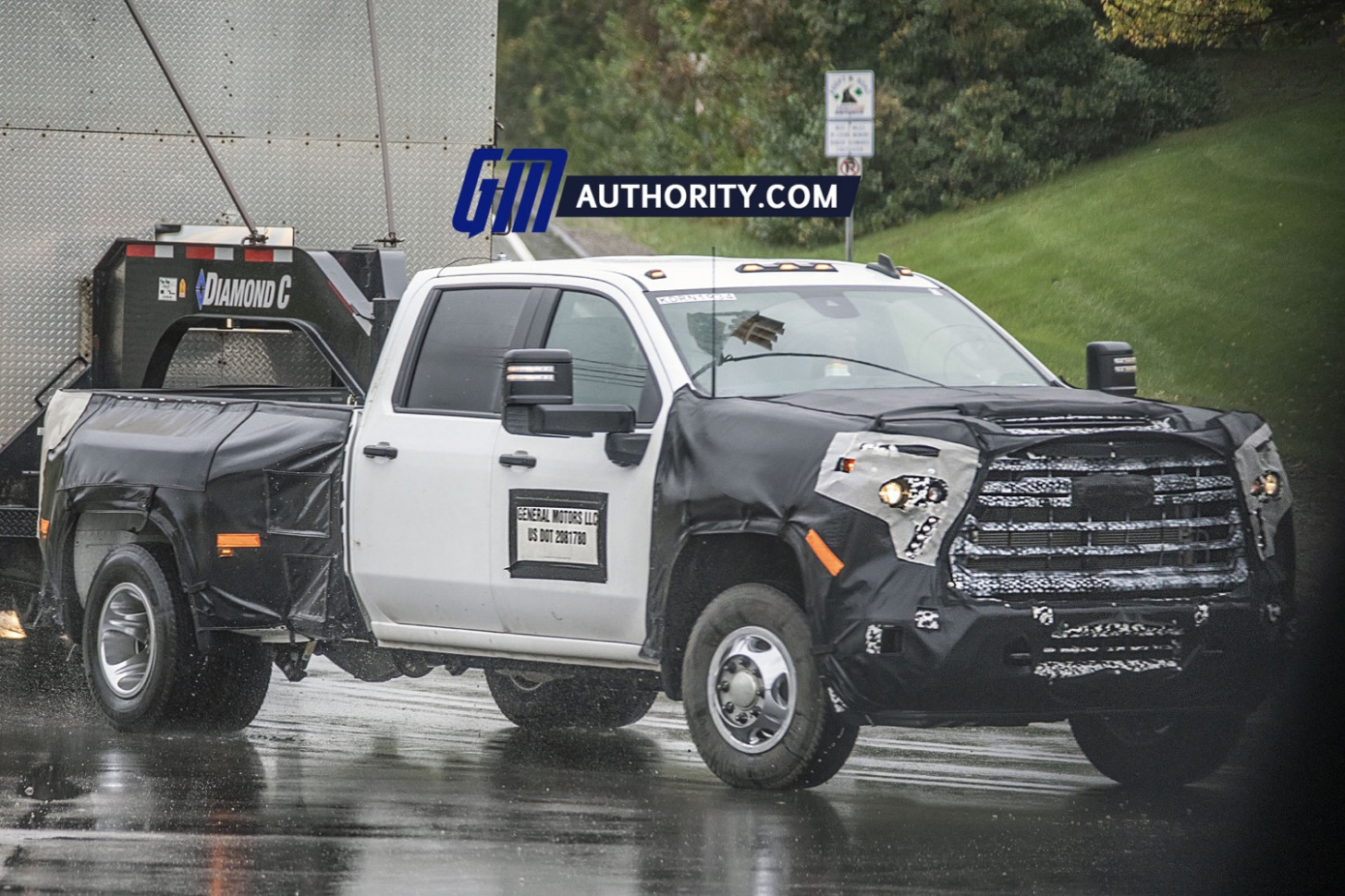 12 Silverado HD Dually Reveals New Grille, Front End