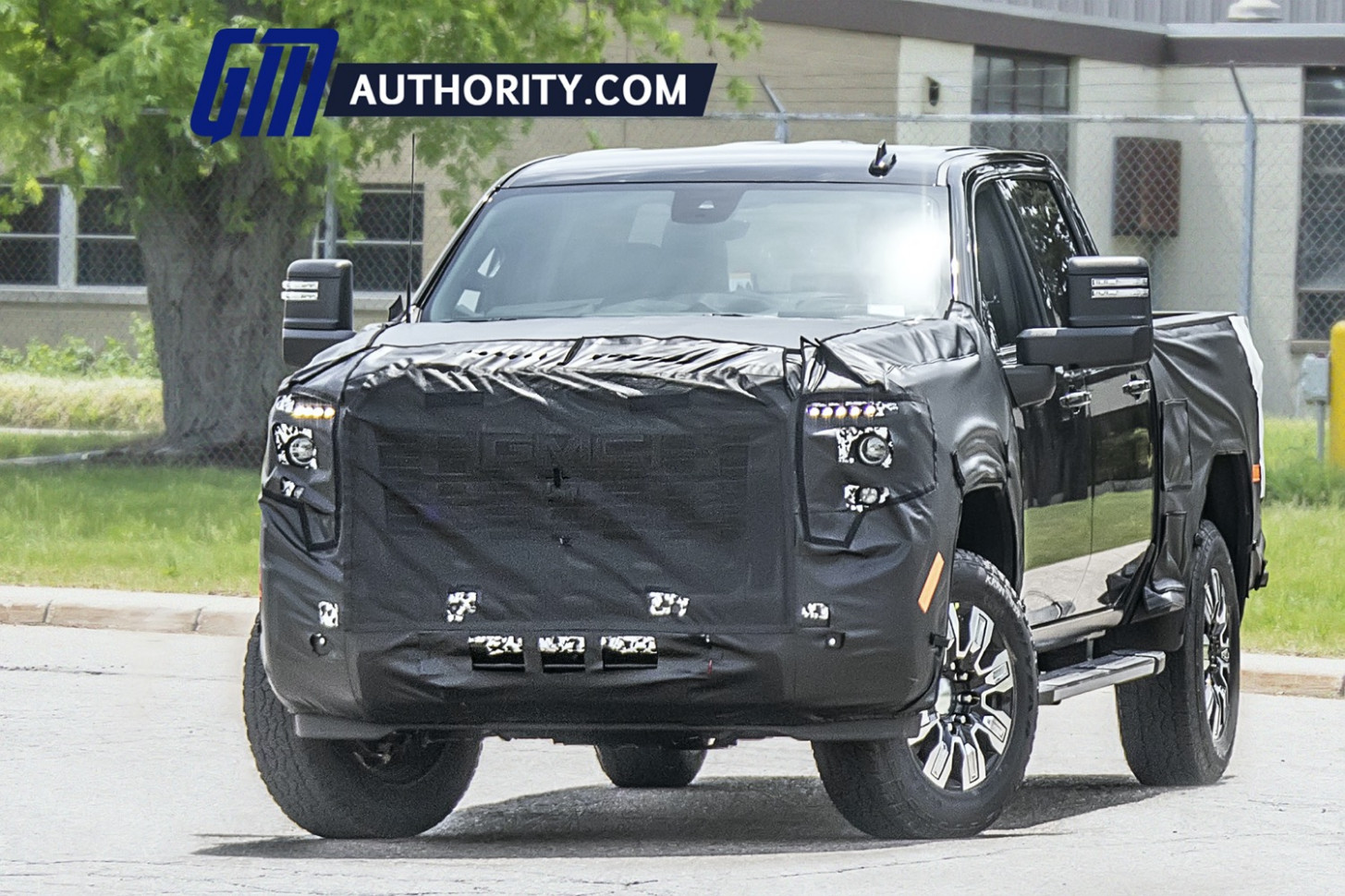 13 GMC Sierra HD AT13 With Potential Denali Package Spied