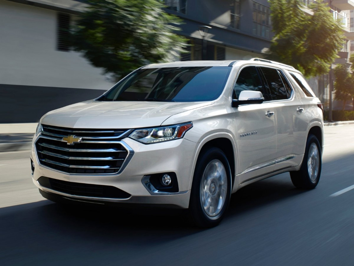 15 Chevrolet Traverse vs. 15 Ford Explorer Comparison