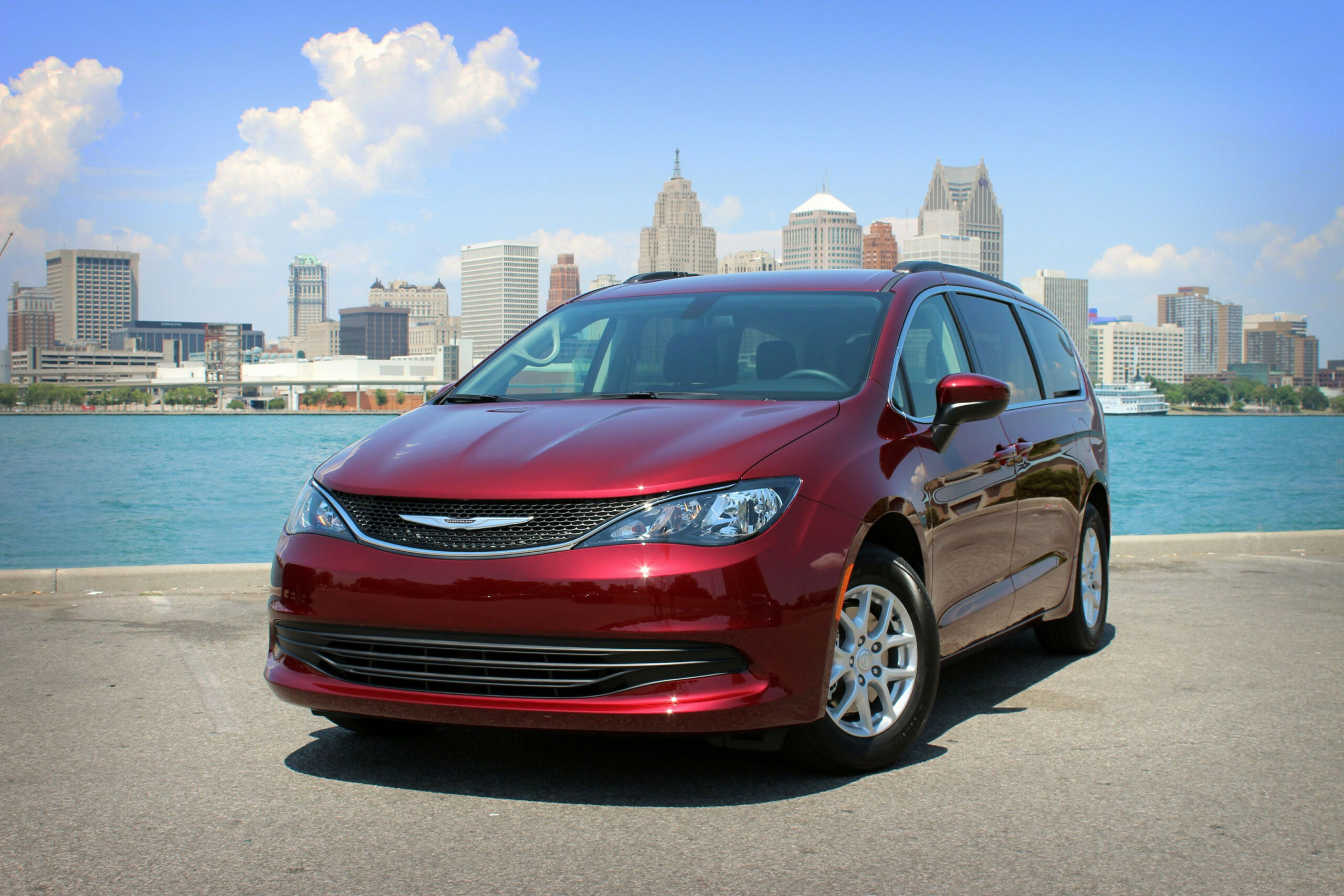 15 Chrysler Voyager Will Be Called Grand Caravan in Canada