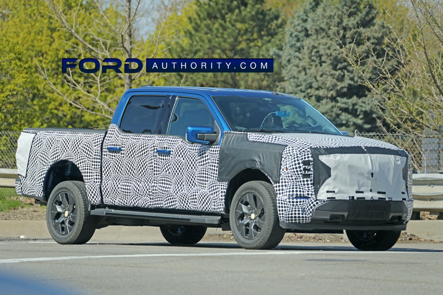 15 Ford F-15 Electric Infotainment Screen Spied In New Interior