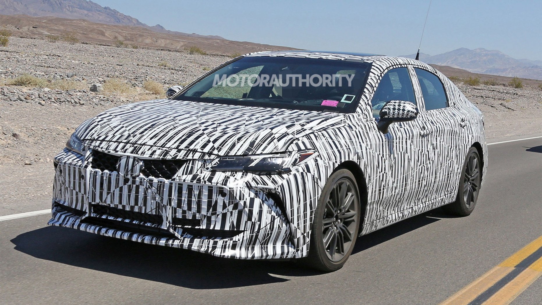 15 Toyota Avalon spy shots