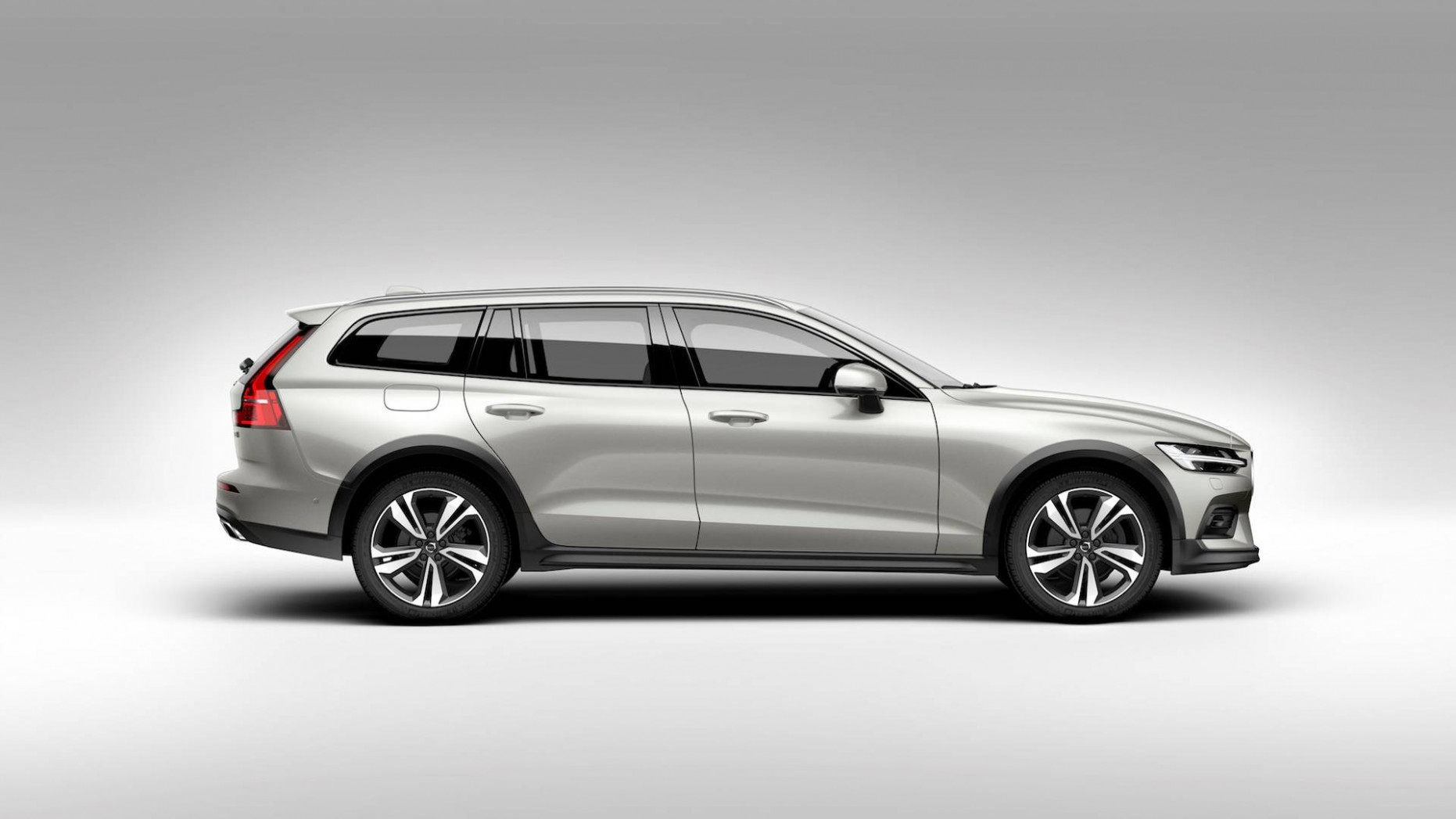 All-new Volvo V10 Cross Country: The crossover estate returns - 2024 Volvo V60 Cross Country