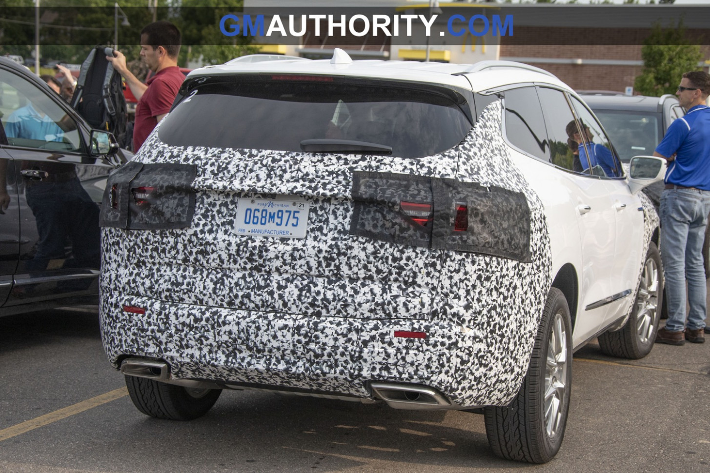 Buick Enclave Refresh Spied Testing For The First Time  GM Authority - 2024 Buick Enclave Spy Photos