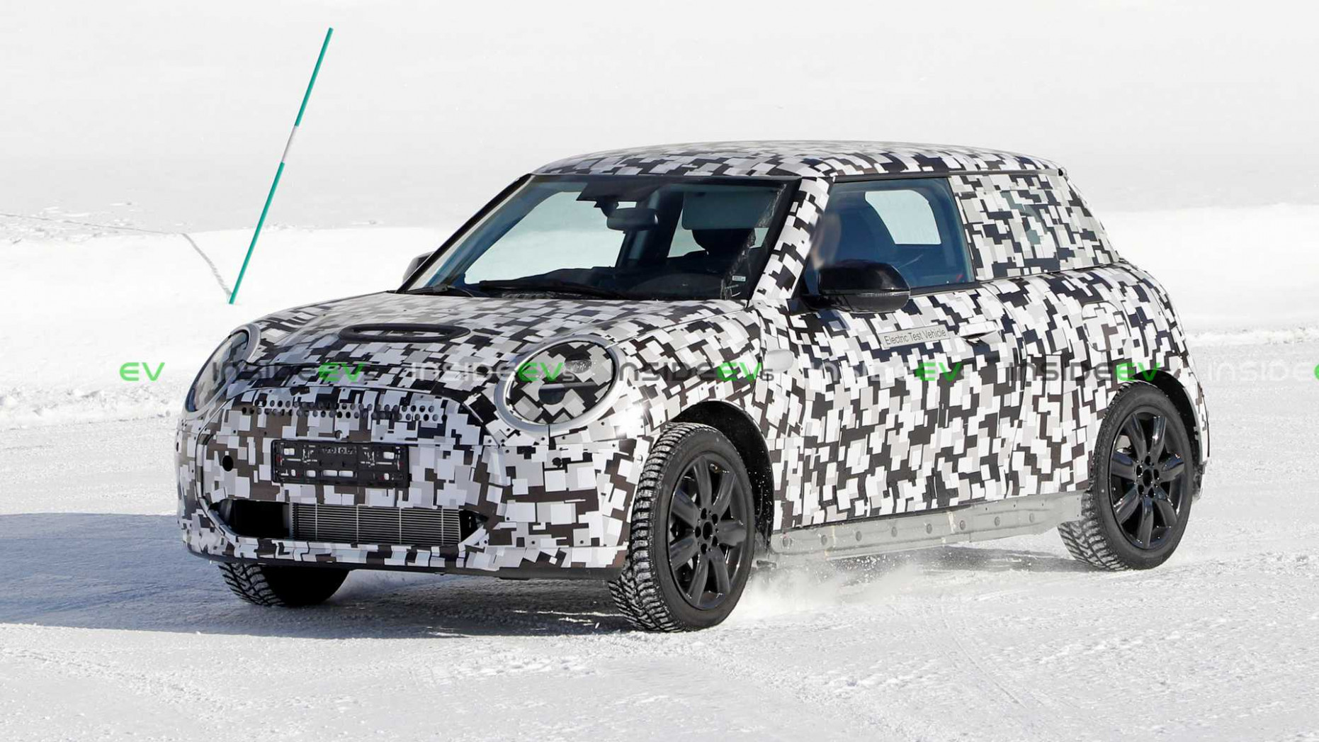 Next-Gen MINI Cooper Electric Spotted With Fake And Missing Parts - Spy Shots Mini Countryman