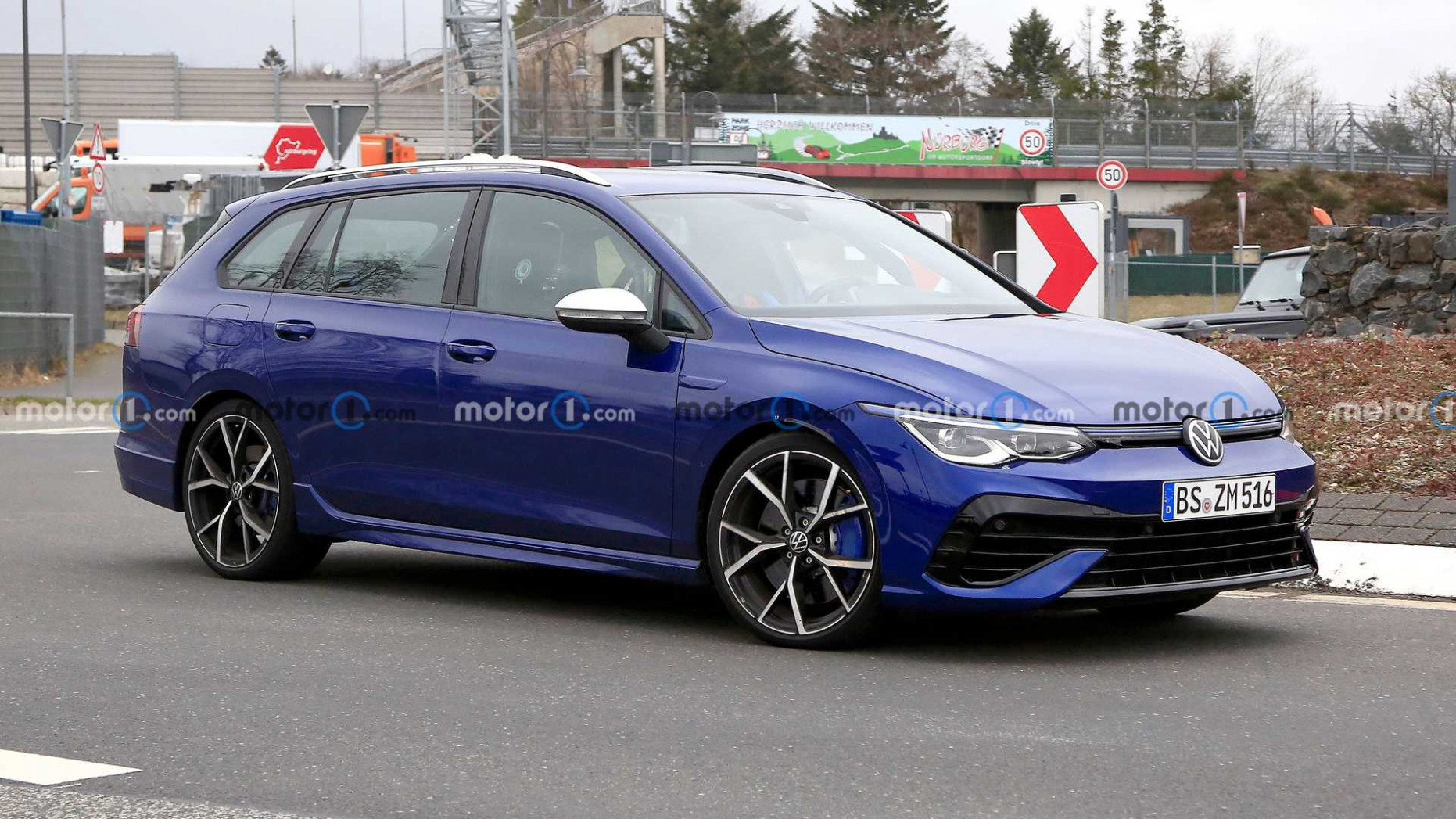 VW Golf R estate spied virtually undisguised with full roll cage - 2024 Vw Golf Sportwagen