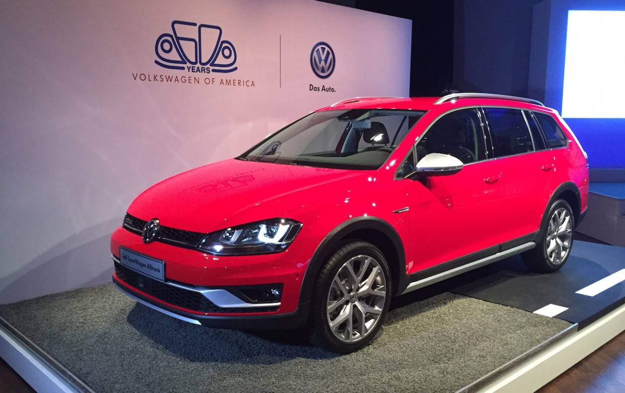 VW Golf SportWagen AWD is Finally Coming to the US as Alltrack in  - 2024 Vw Golf Sportwagen