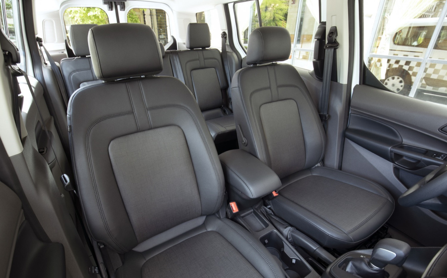 Ford Transit Connect Sales Continue To Dominate Segment In Q5 5 - interior ford transit connect