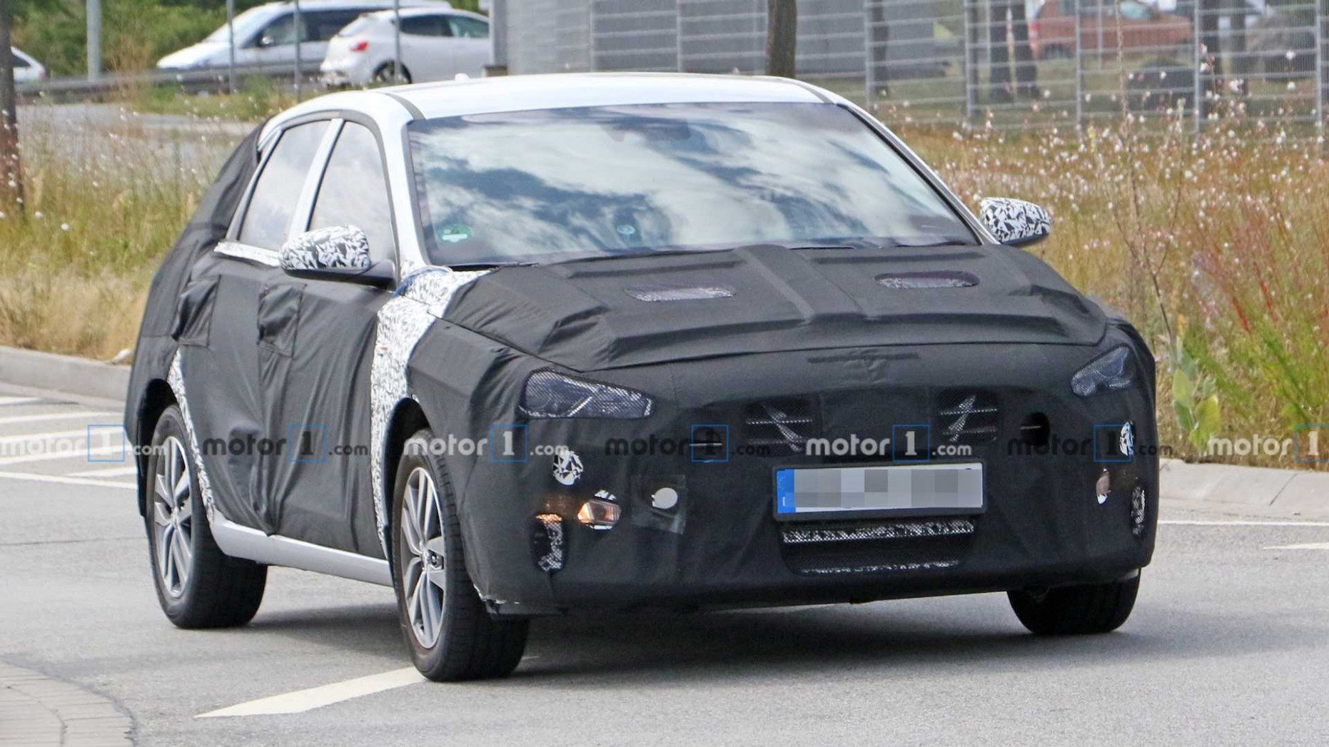 Hyundai Elantra GT Facelift PHEV Caught In Spy Photos