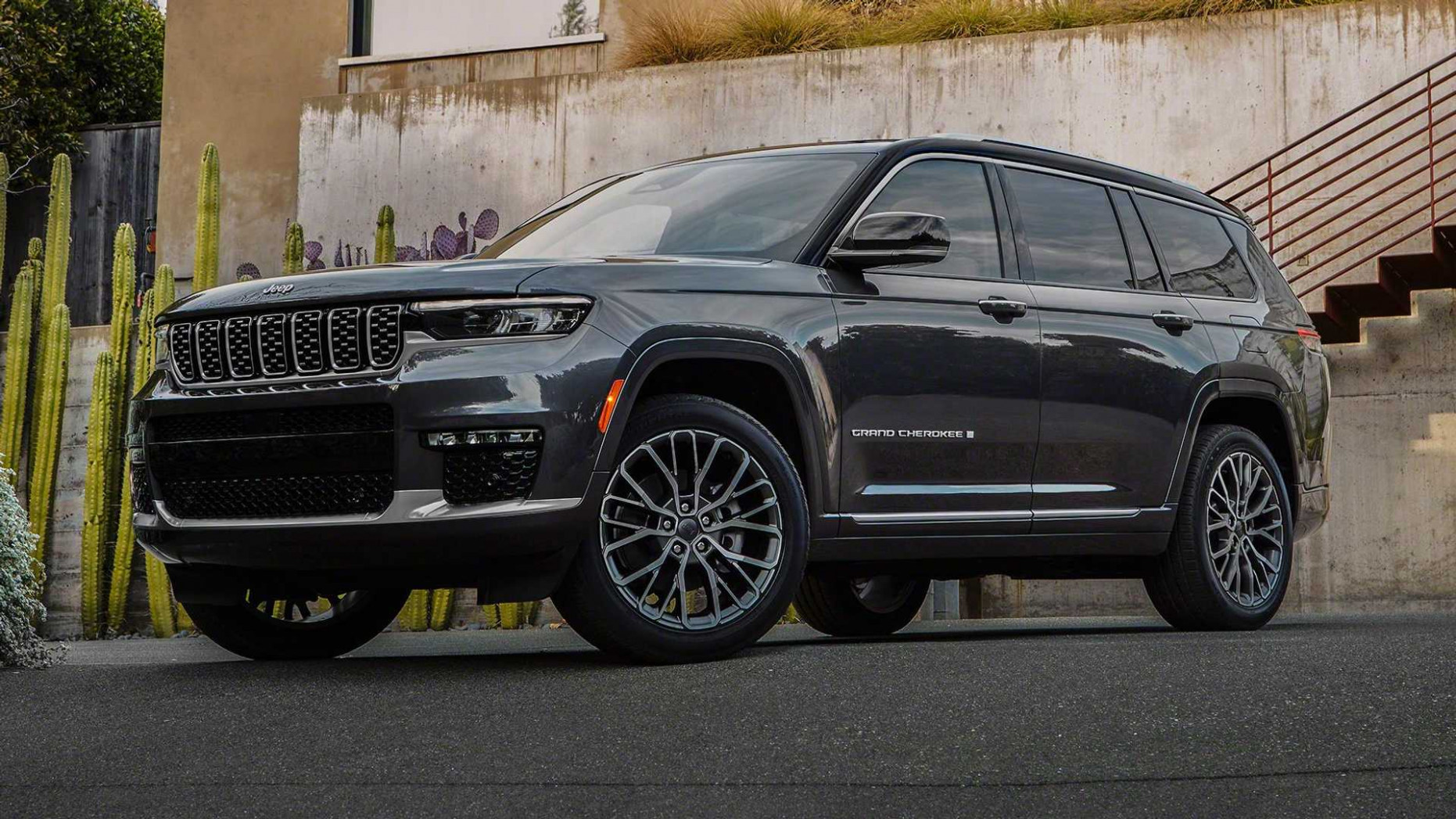 Jeep Grand Cherokee L Trackhawk Unofficially Rendered As 12-Row