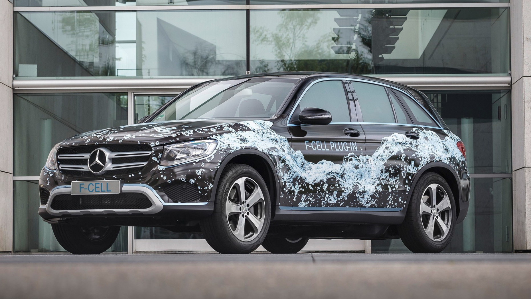 Mercedes-Benz GLC to offer world's first plug-in fuel-cell powertrain