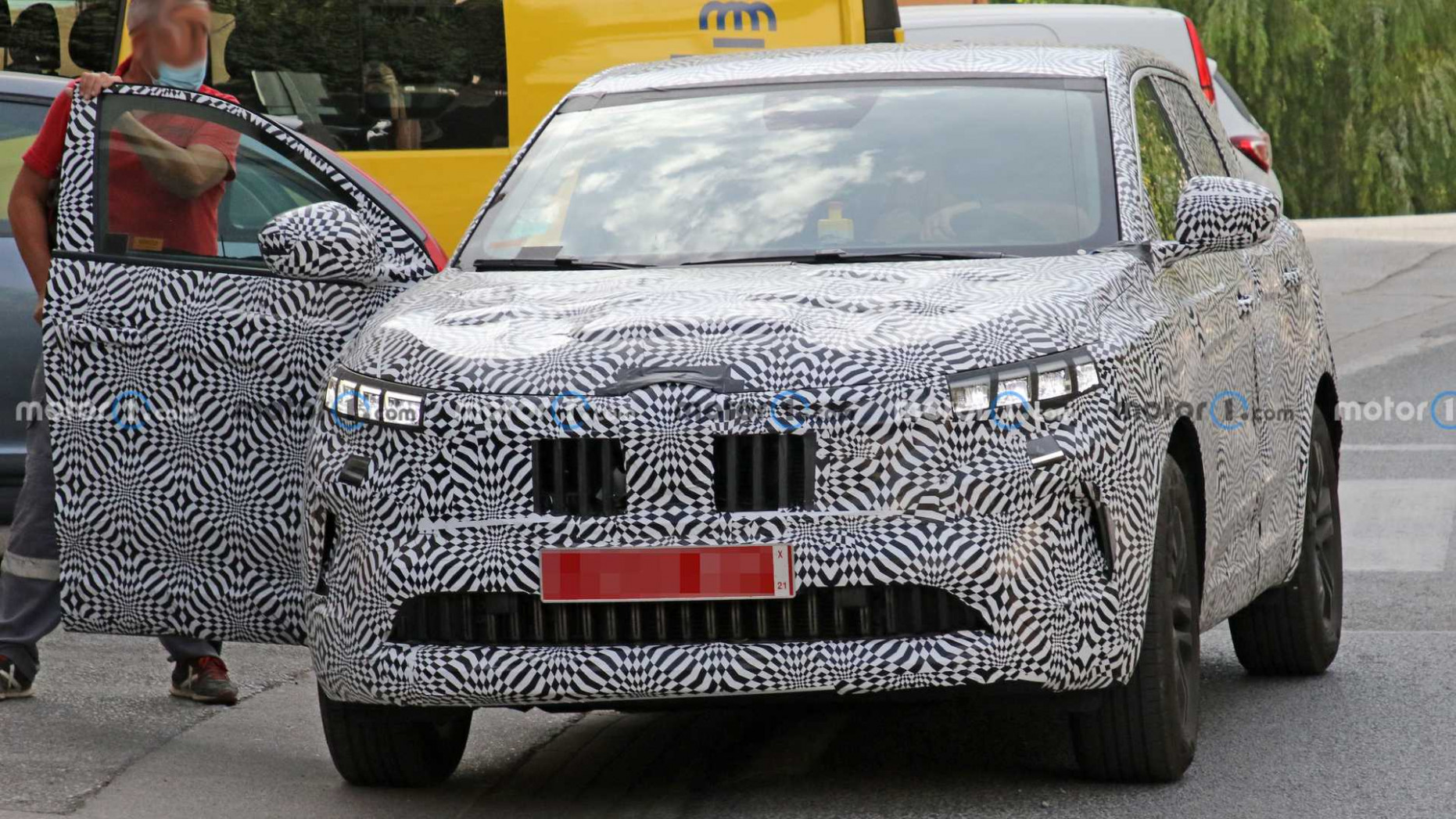 Renault Kadjar Spied Inside And Out Getting Ready For New Generation